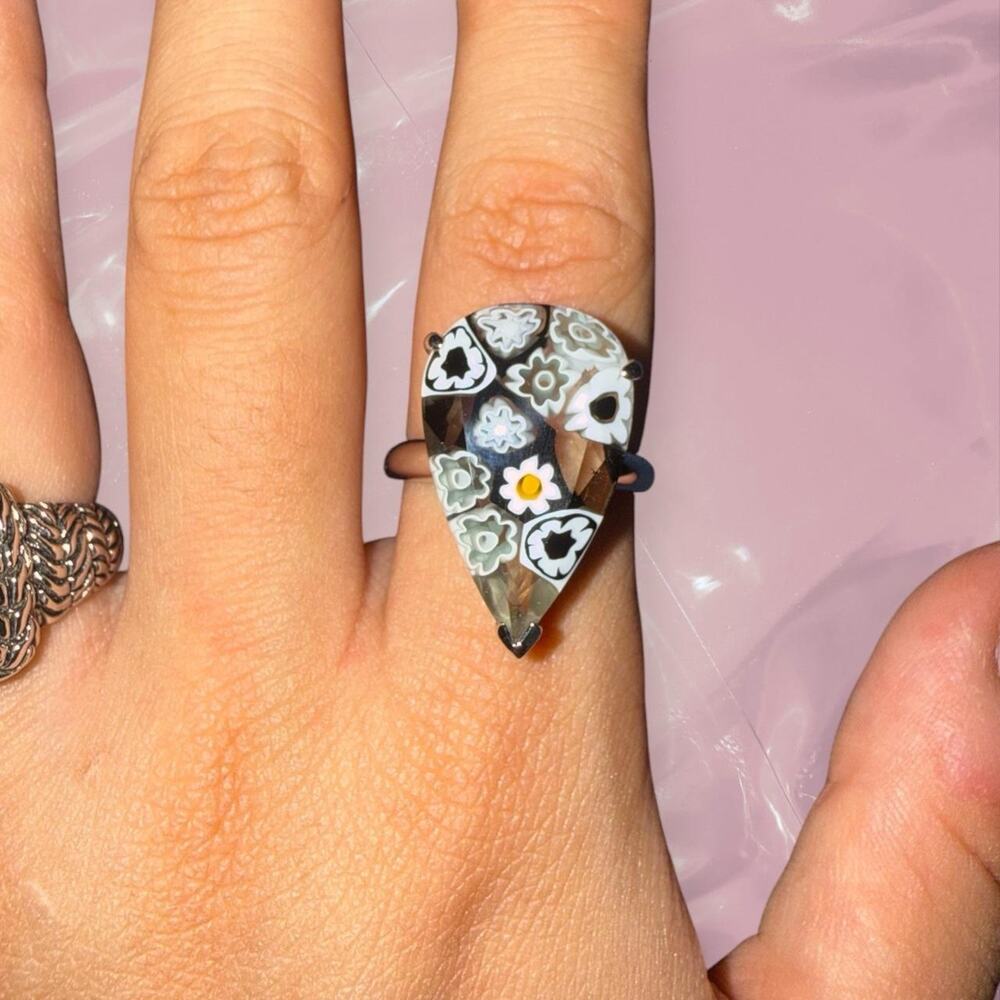 Y2K whimsy 925 Sterling Silver white and black floral Italian Murano glass ring